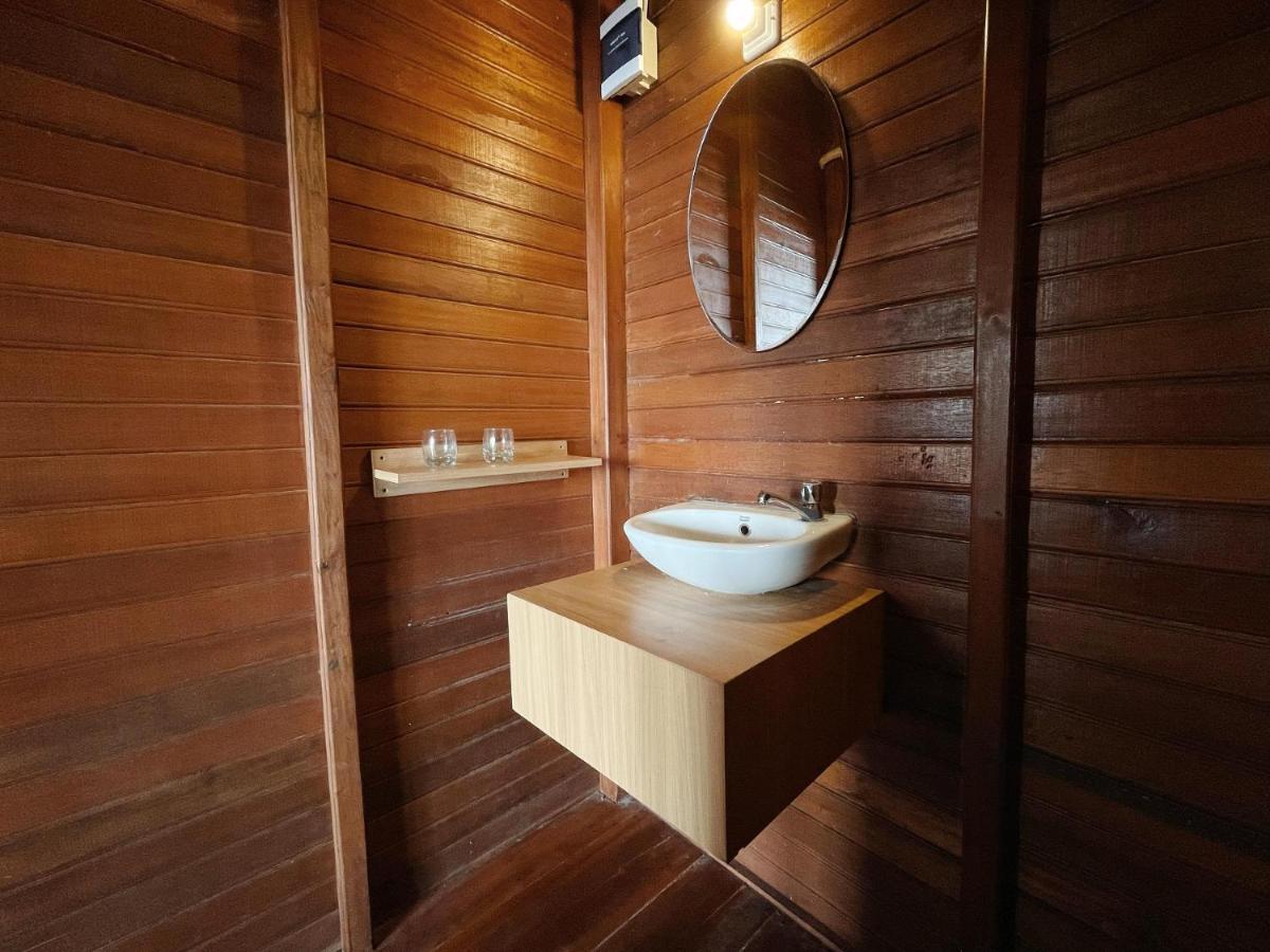 Azana Essence Villa Tabitha Lombok Bumbang Esterno foto