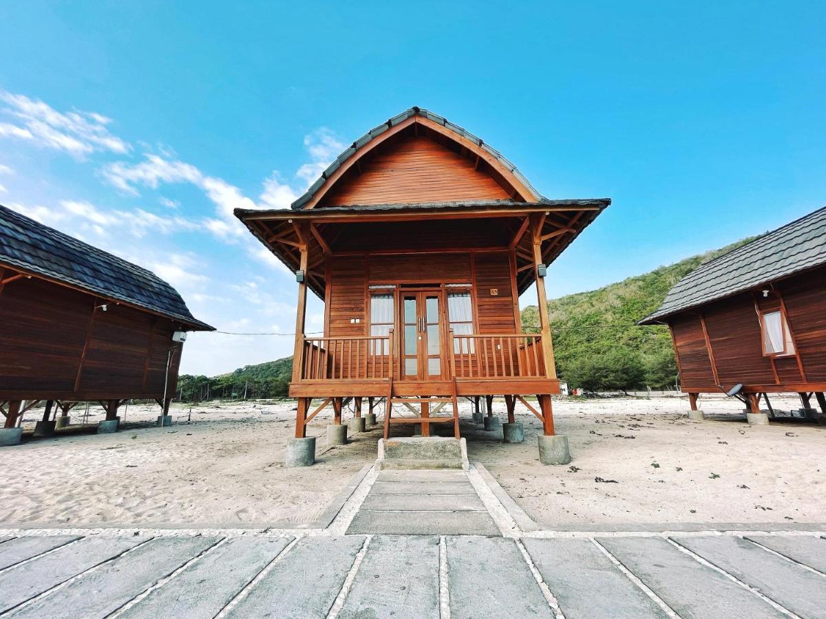 Azana Essence Villa Tabitha Lombok Bumbang Esterno foto